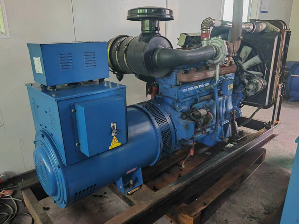 三乡镇100kW柴油发电机组使用多级机油有哪些优缺点？